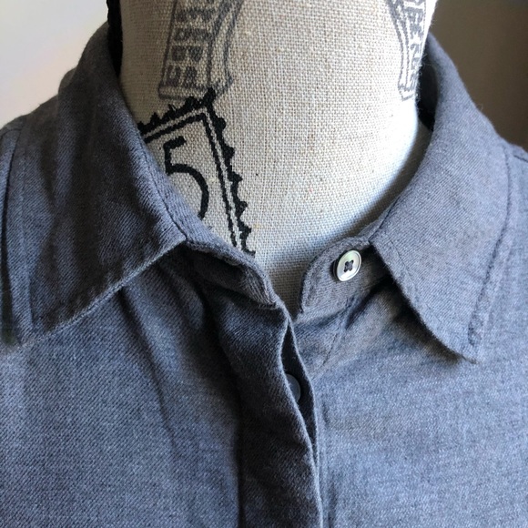 Aritzia Babaton The Group Reno Button front shirt - Picture 8 of 16